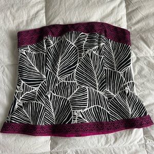 White House blanket market off the shoulder printed top